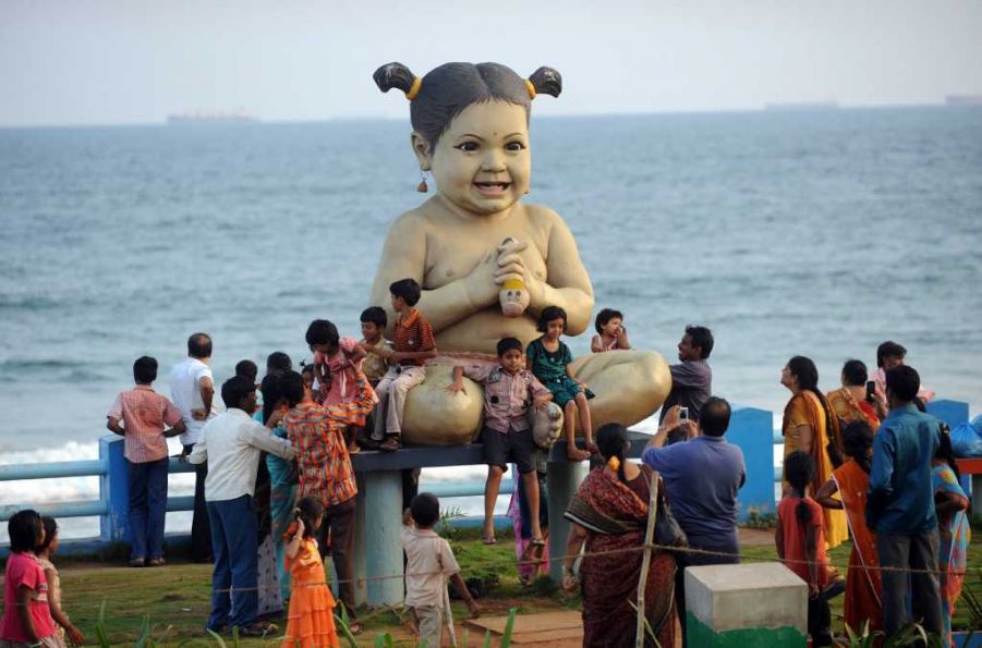 Statua Lalki Niesamowite gigantyczne rzeźby