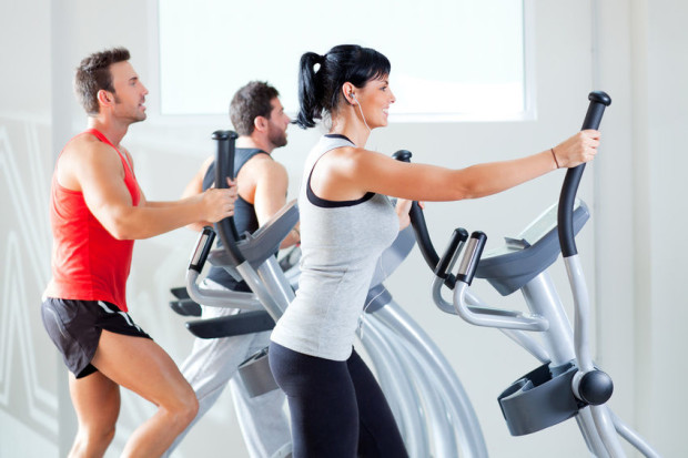 Ćwiczenia eliptyczne - 10 najlepszych ćwiczeń fitness na odchudzanie